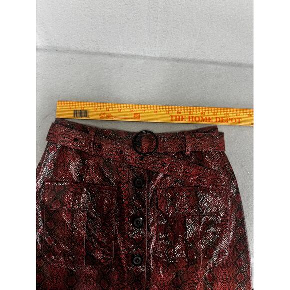 Urban Outfitters Faux Leather Red  Animal Print Mini Skirt Size Small - Picture 8 of 8